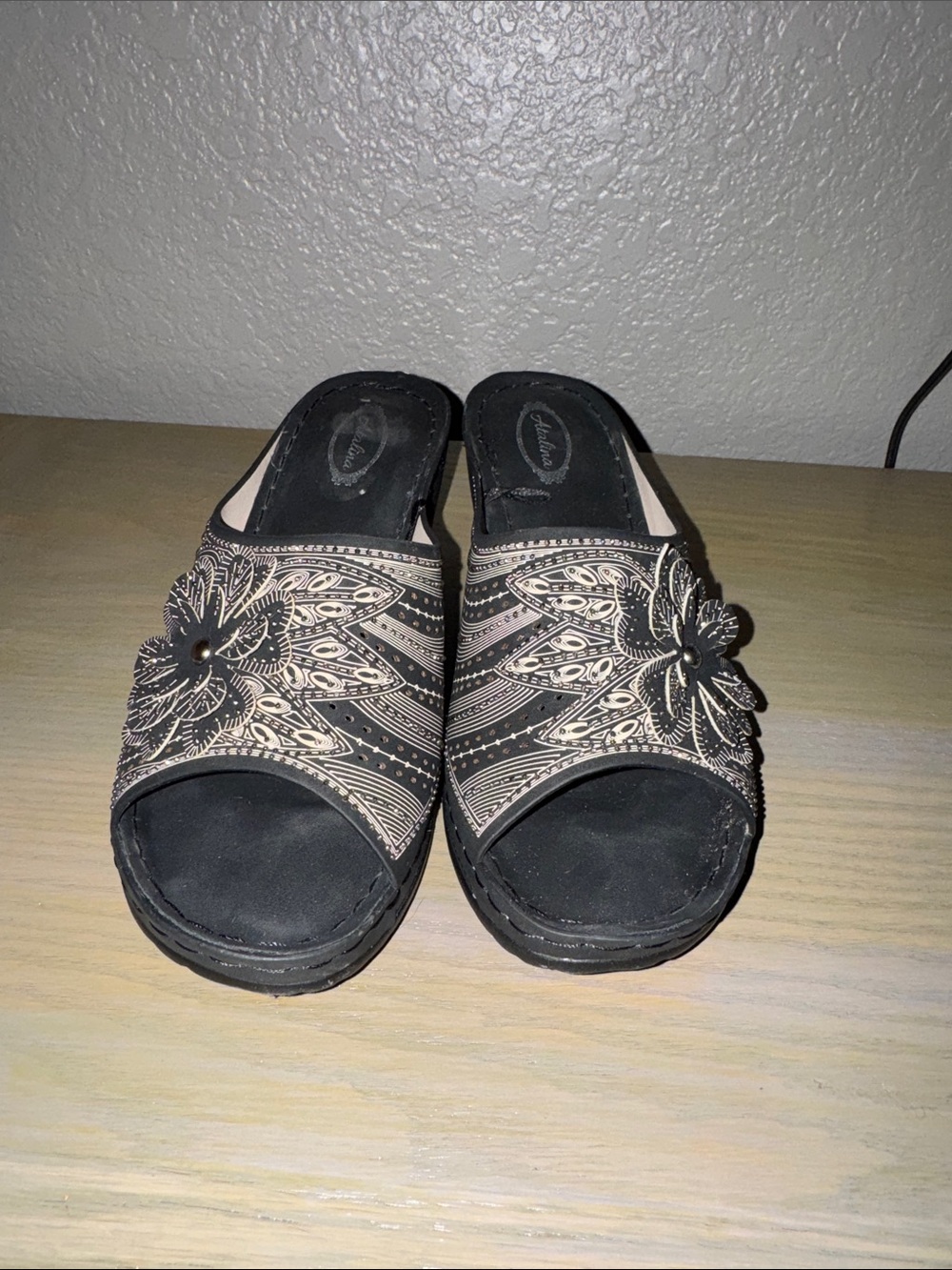 AEROSOLES Black Floral Slide Mules